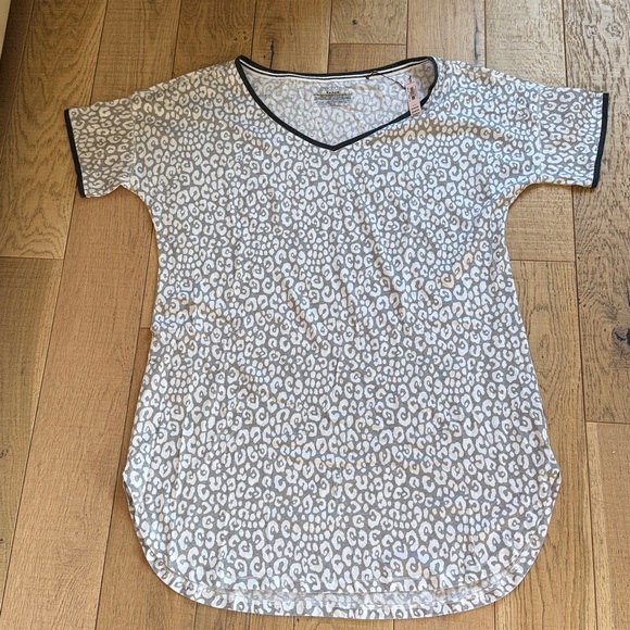 Victoria's Secret Other - Victoria”s Secret Sleep Tee Leopard Animal Sz Medium